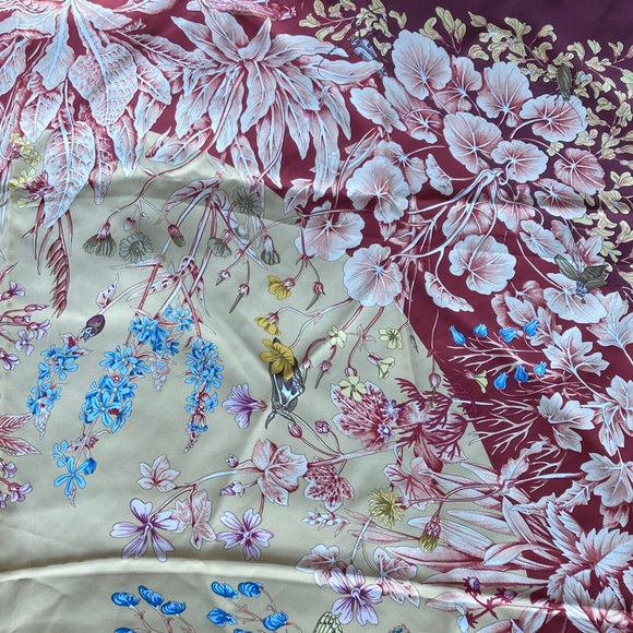 Hermes La Prairie silk Carre 90 cm botanical and insect print - Picture 4 of 10